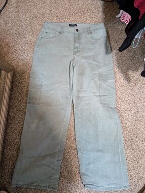 d. jeans Women's Cargo Pants in Sage Green